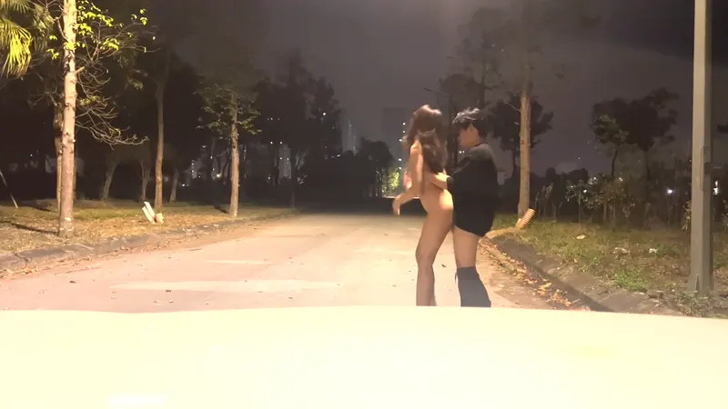 Hành trình dụ gấu dâm chơi public phần 2