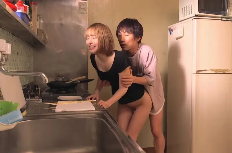 Vợ mới cưới của anh trai mất nết về quê chơi rồi làm tình với cậu em chồng