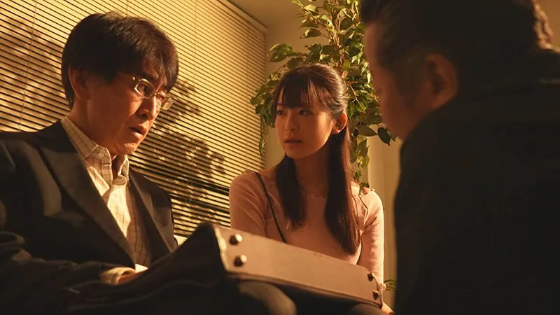 ông xã vay nợ bang hội, cô vợ phải bán thân để trả nợ