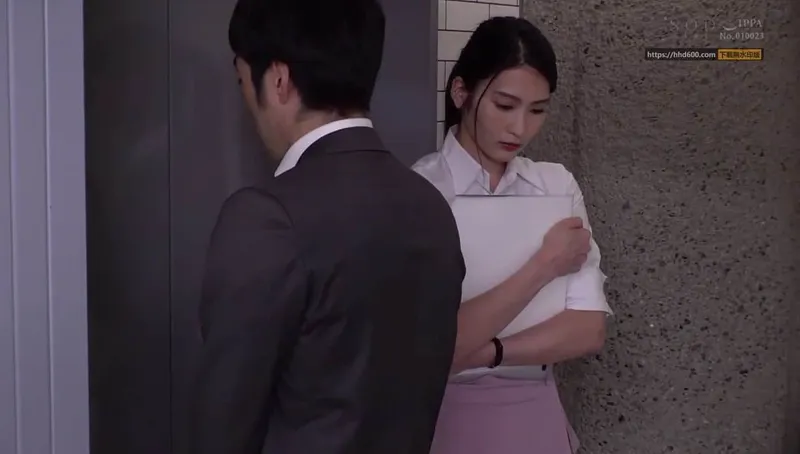 Em thư ký đáng thương bị sếp bắt vào nhà nghỉ phục vụ đối tác