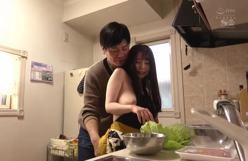 Nghi ngờ vợ yêu ngoại tình, chồng yêu lén lắp camera và chứng kiến tất cả