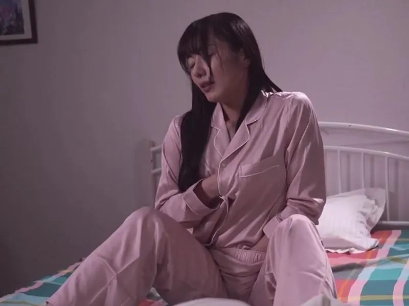 Thẩm du hàng đêm vì người chồng bỏ bê, cô vợ quyết định tìm đến ứng dụng hèn hò